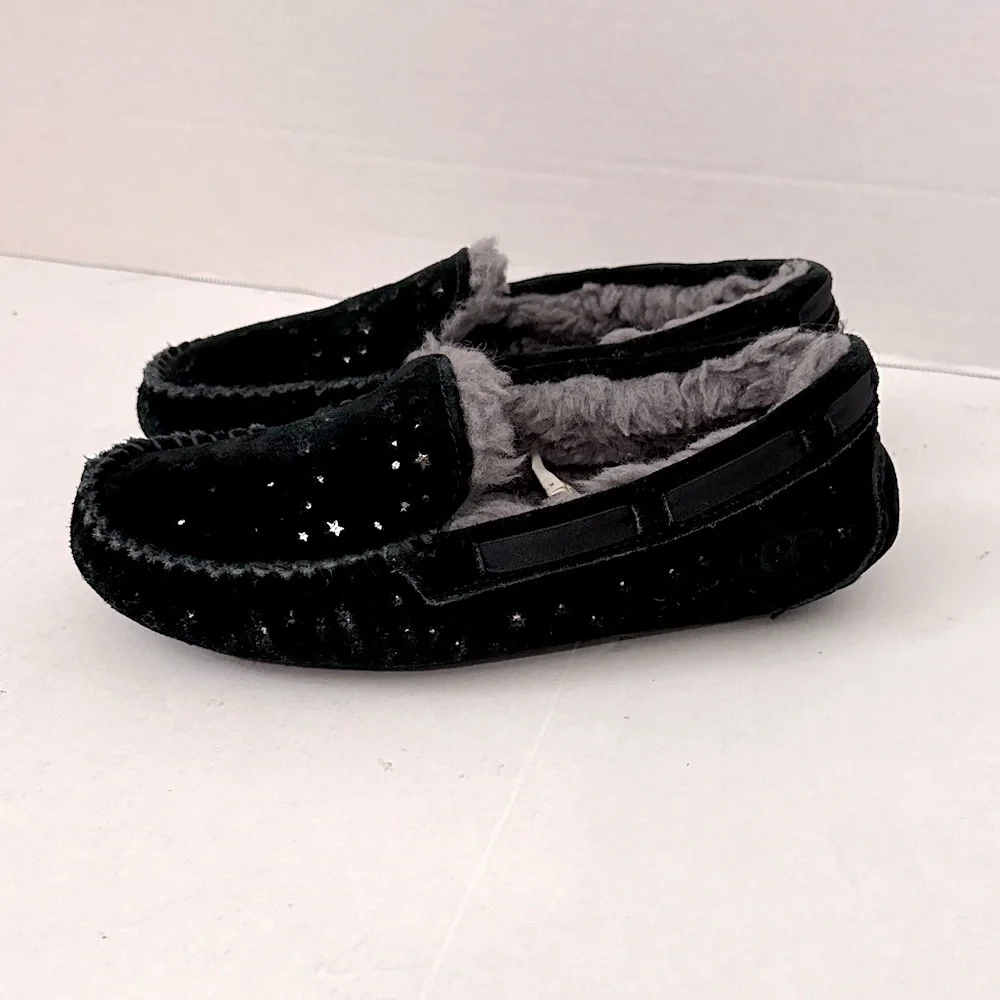 UGG Black Starry Moccasins with gray Shearling size 5 girls or 7 women’s